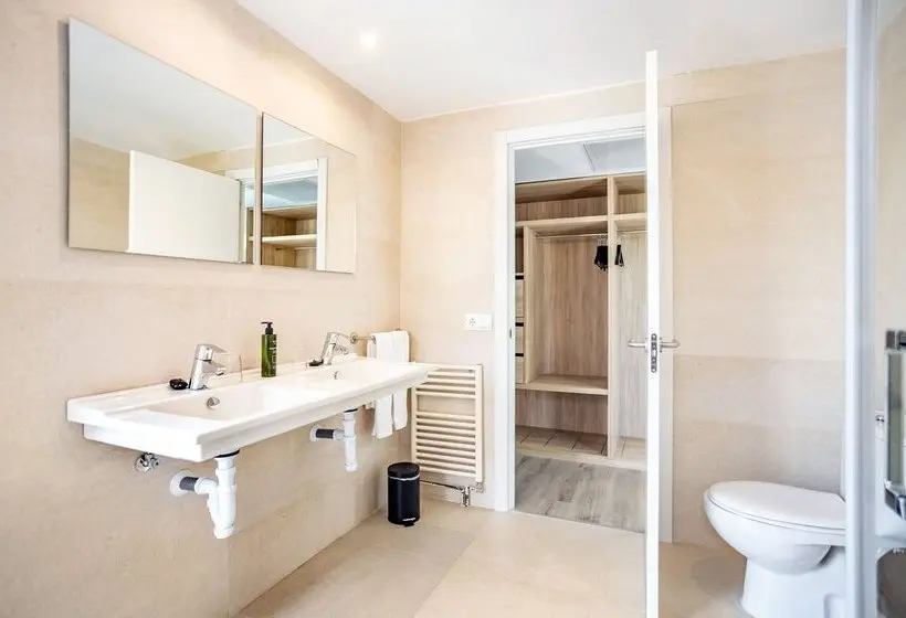 هتل Morlans Garden