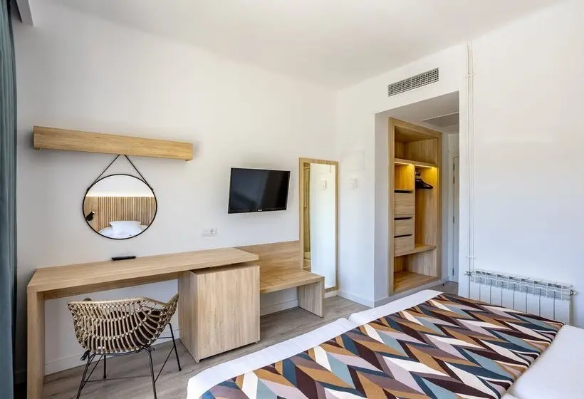 هتل Morlans Garden