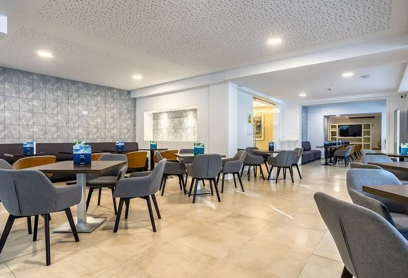 هتل Morlans Garden