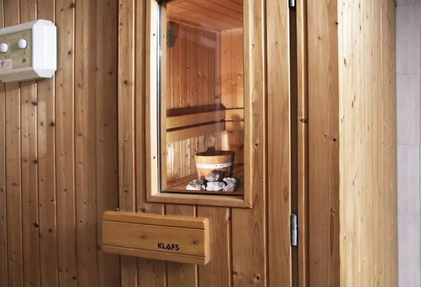 هتل Morlans Garden