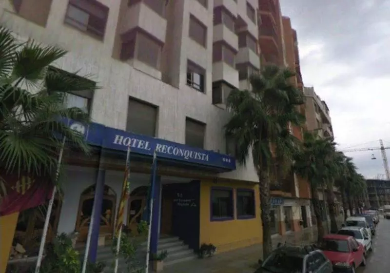 Отель Reconquista