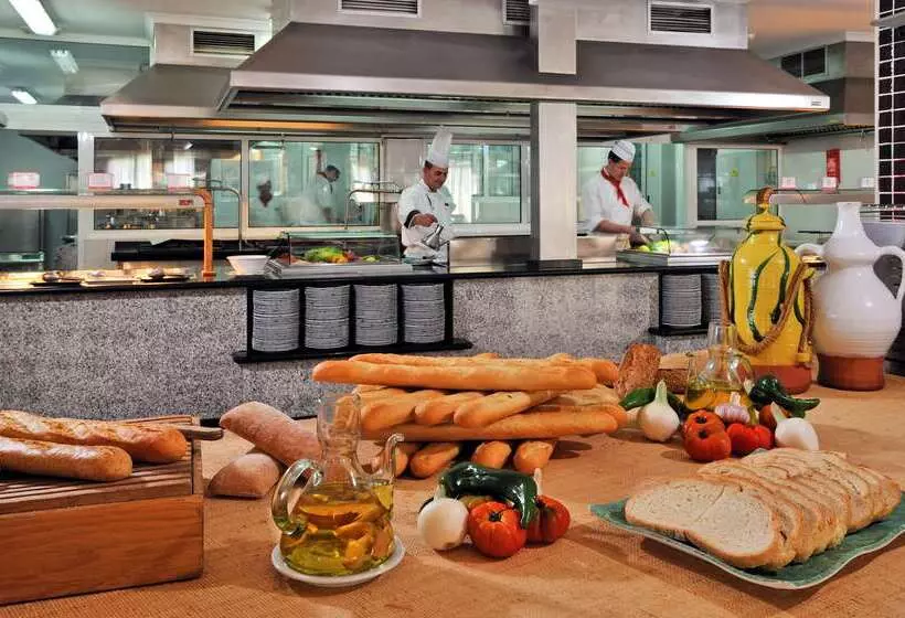 호텔 Sol Milanos Pingüinos