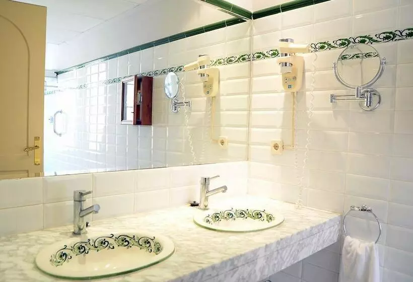 Отель Termes La Garriga