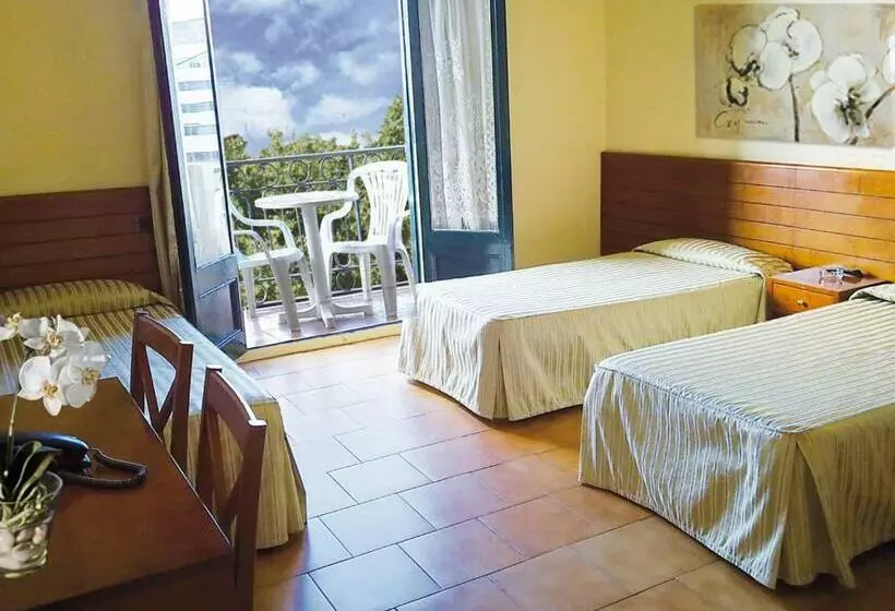 Отель Toledano Ramblas