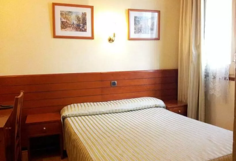 Отель Toledano Ramblas