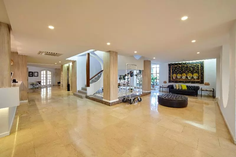 Отель Tres Torres