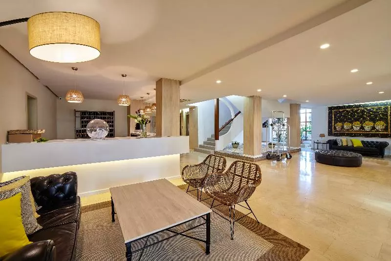 Отель Tres Torres