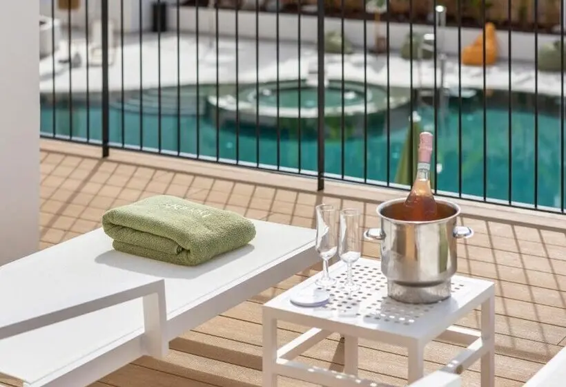 Tangerine by Honne Hotels - Adults Only