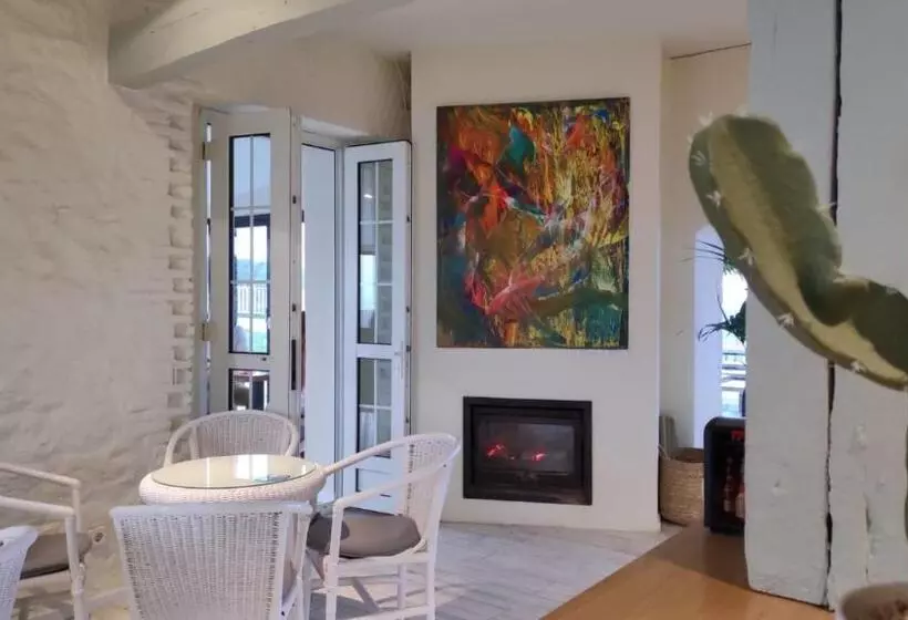 Hotel El Castillo De Los Locos