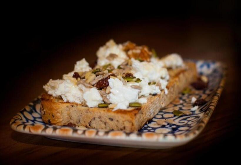 هتل El Castillo De Los Locos