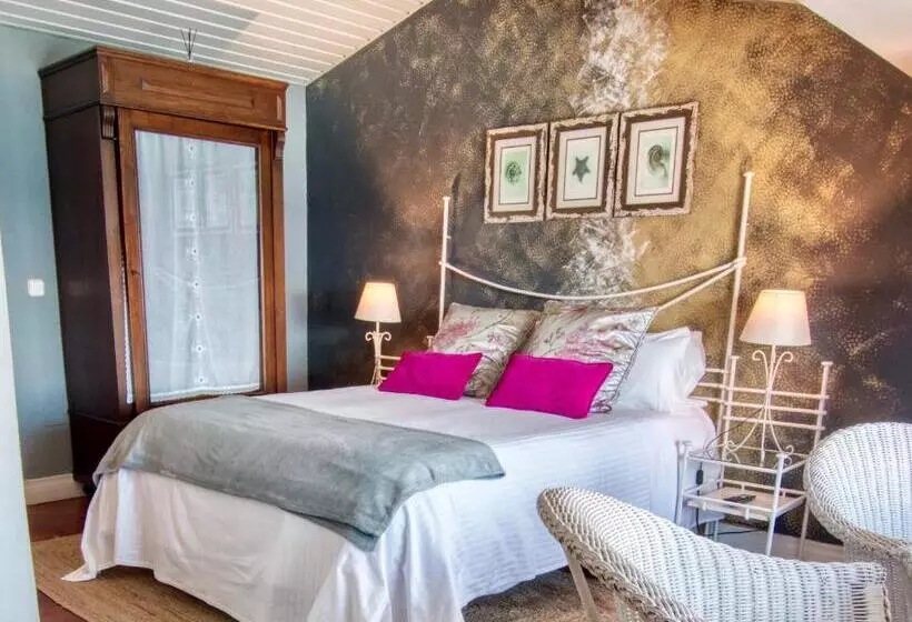 Hotel El Castillo De Los Locos