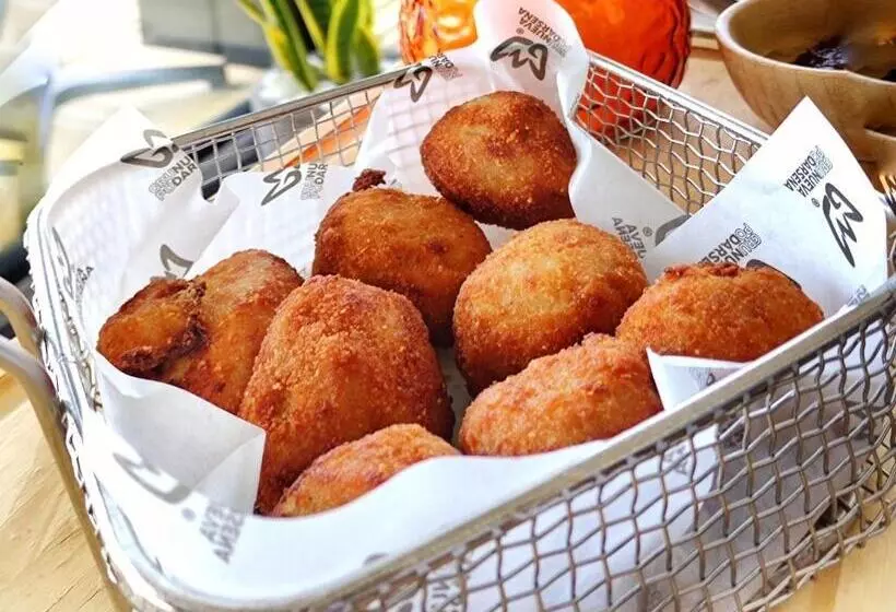 Hotel El Castillo De Los Locos