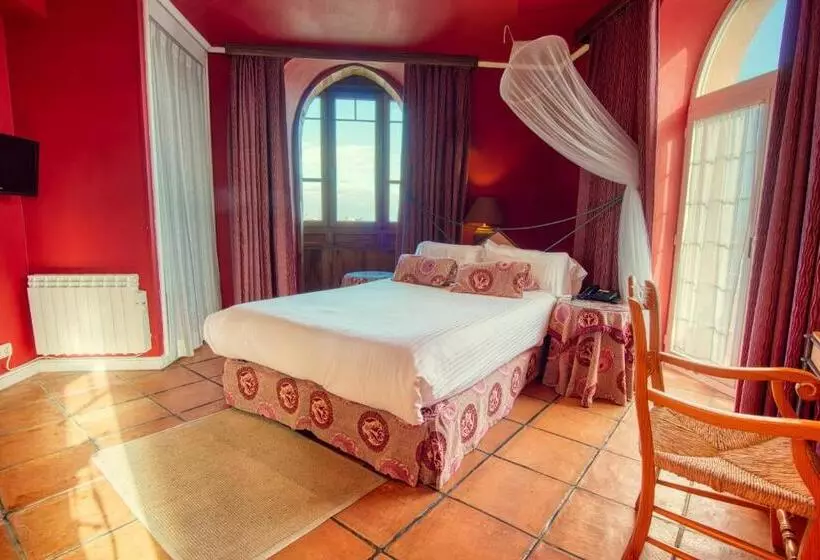 Hotel El Castillo De Los Locos