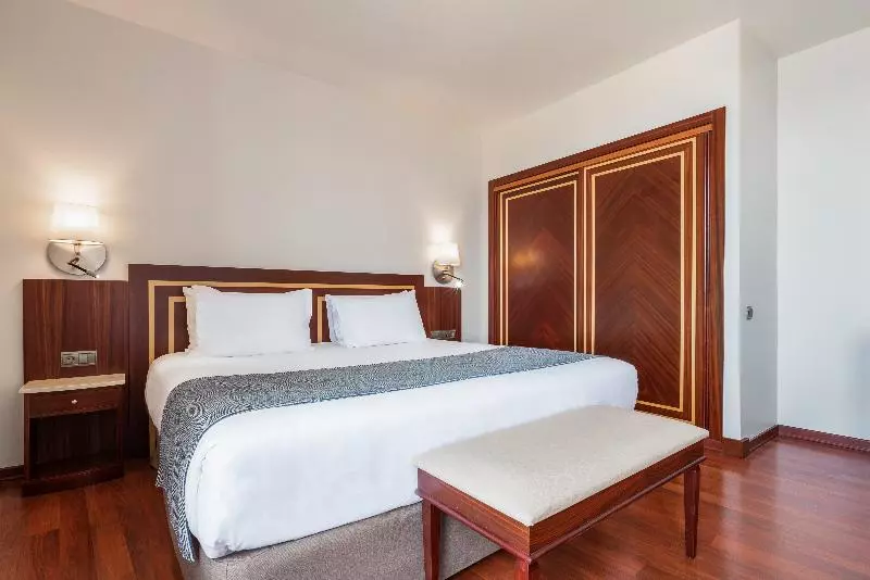 فندق Eurostars Ciudad De La Coruna