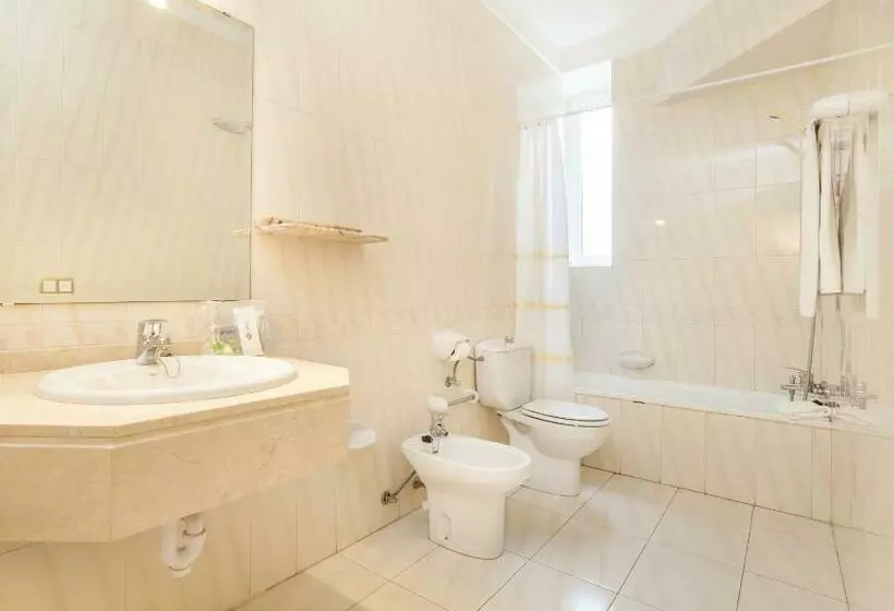 ホテル Globales Reina Cristina