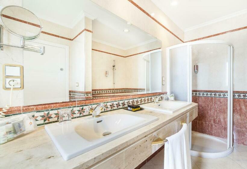 فندق Globales Reina Cristina