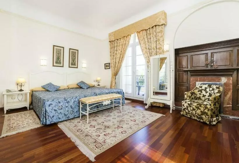 ホテル Globales Reina Cristina