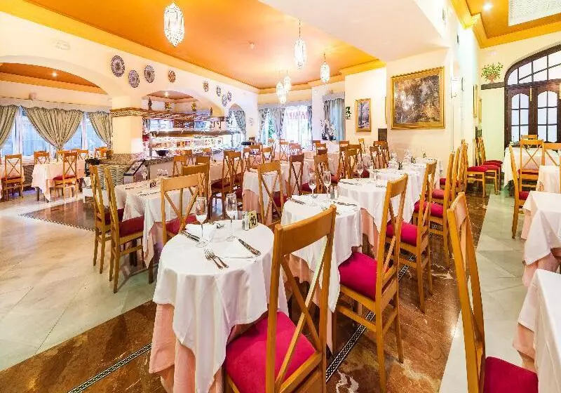 ホテル Globales Reina Cristina