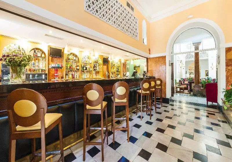 ホテル Globales Reina Cristina