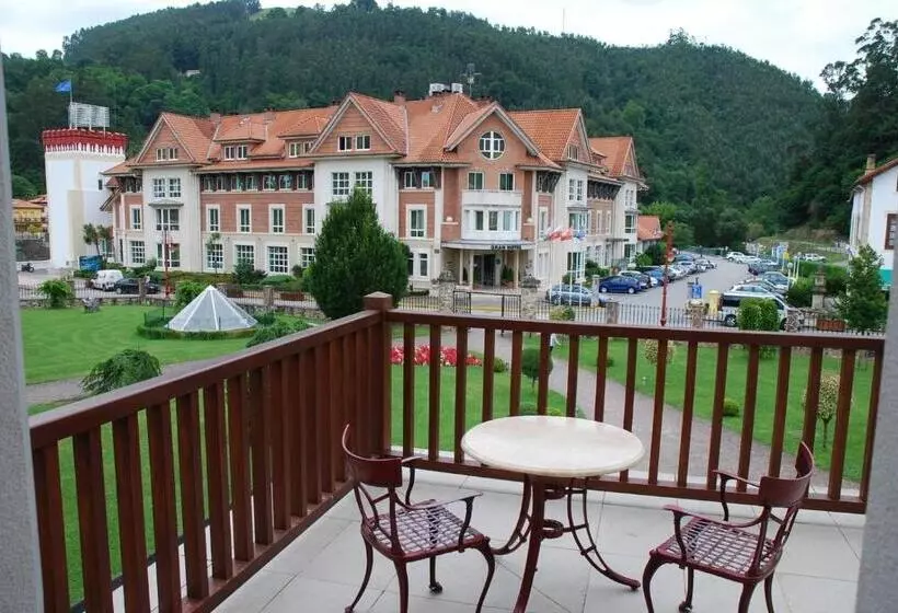 Gran Hotel Balneario De Puente Viesgo