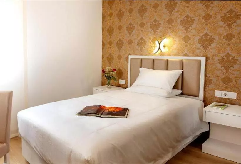 Hotelli Insula Barataria