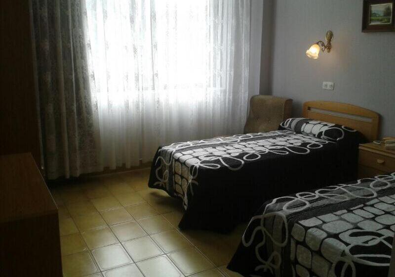 فندق Los Nogales