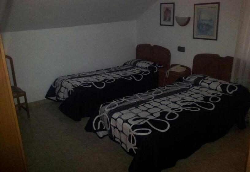 فندق Los Nogales