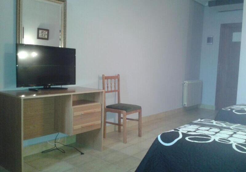 فندق Los Nogales