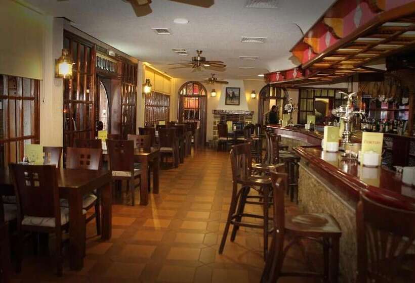 ホテル Restaurante El Cortijo De Miajadas