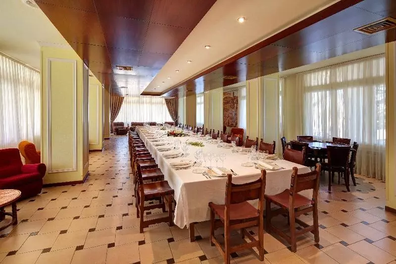 ホテル Rey Sancho Ramírez Somontano Sl