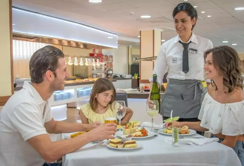 Отель Rh Casablanca Suites