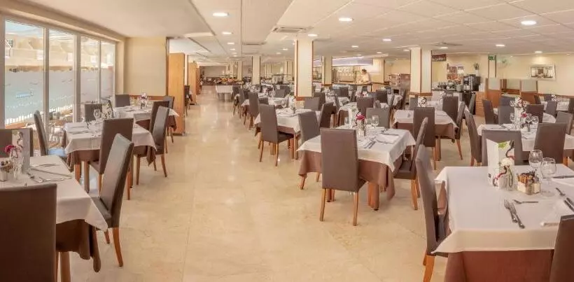 Отель Rh Casablanca Suites