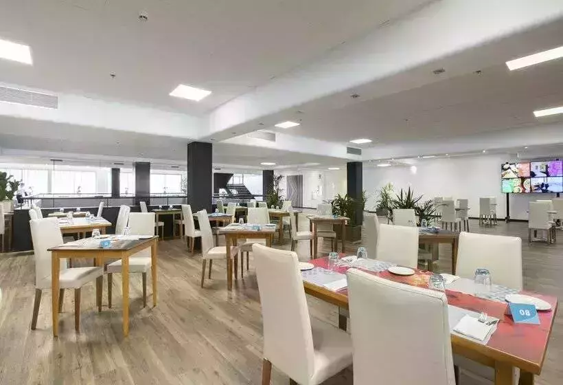 Отель Chamartín The One