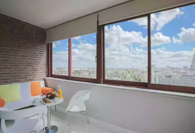 Отель Chamartín The One