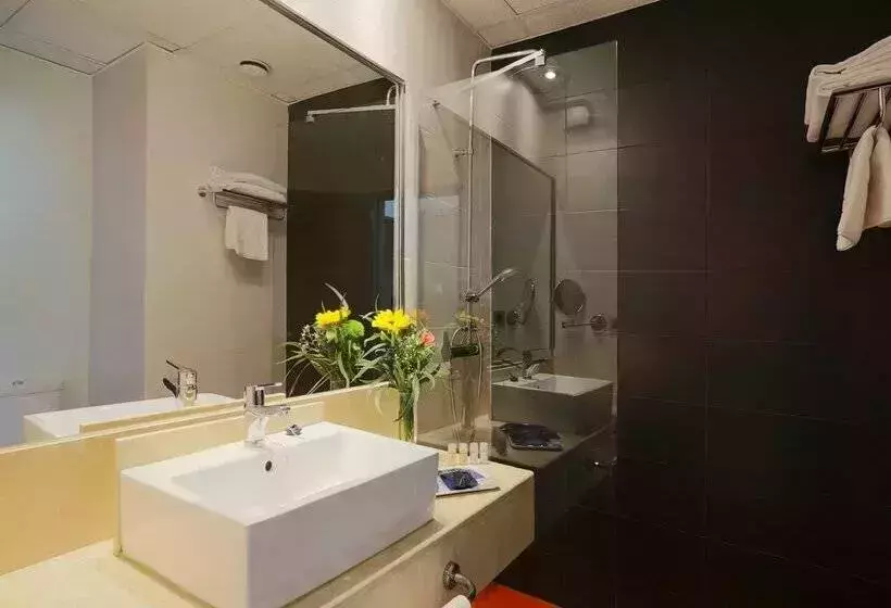 Отель Chamartín The One