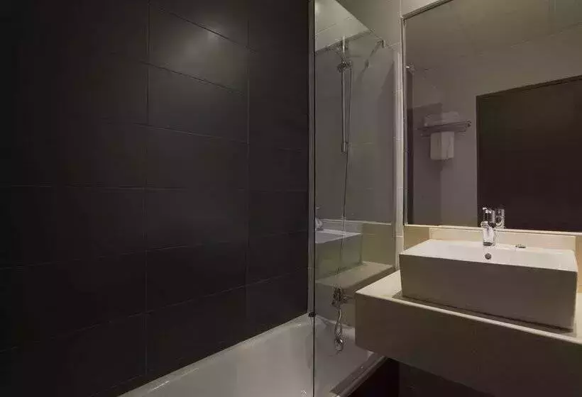 Отель Chamartín The One