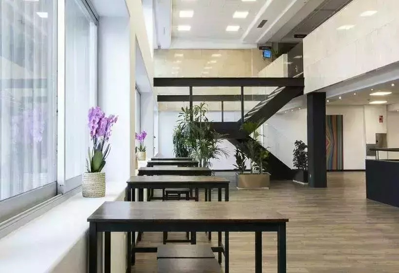 Отель Chamartín The One