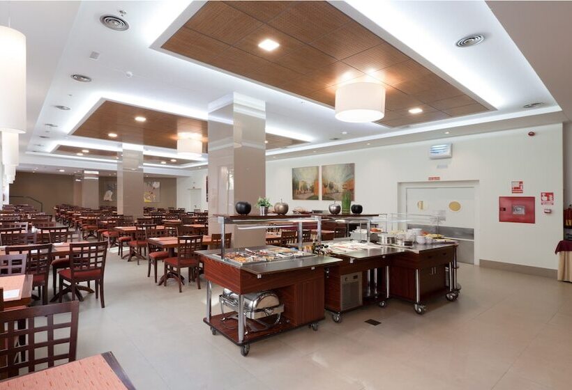 هتل Porcel Ganivet