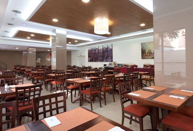 هتل Porcel Ganivet