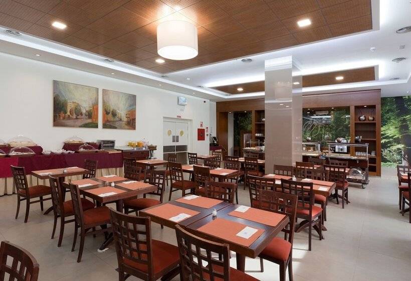 هتل Porcel Ganivet