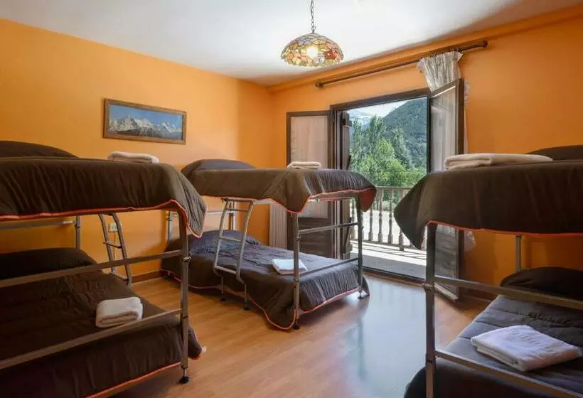 Отель Albergue Villanúa