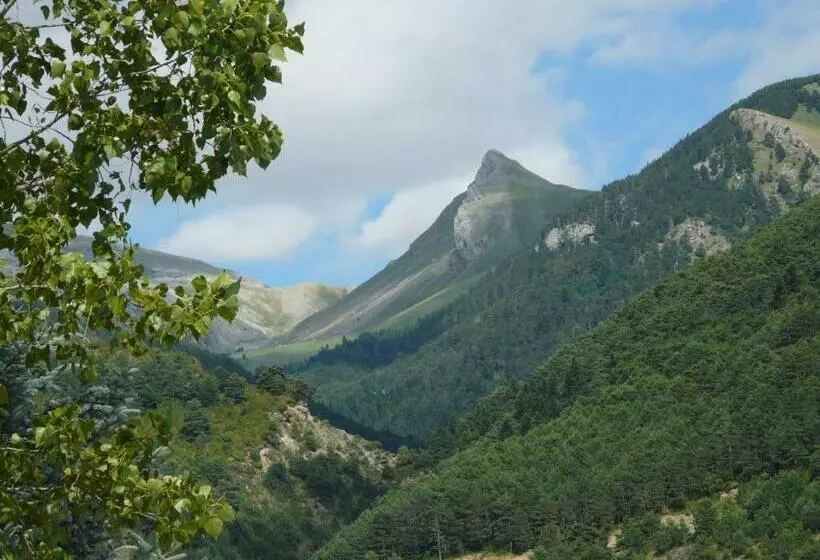 Отель Albergue Villanúa