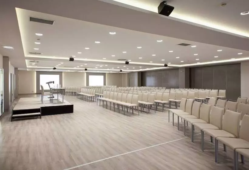 Hotel NH Pamplona Iruña Park