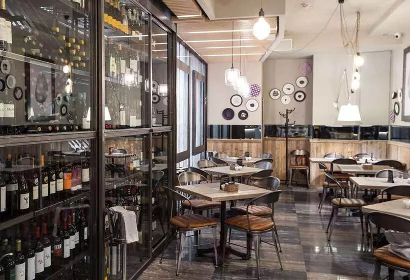 호텔 NH Madrid Chamberi