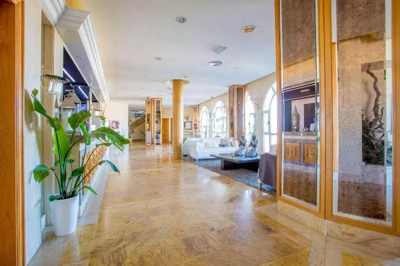 ホテル Ramada Resort by Wyndham Puerto de Mazarron