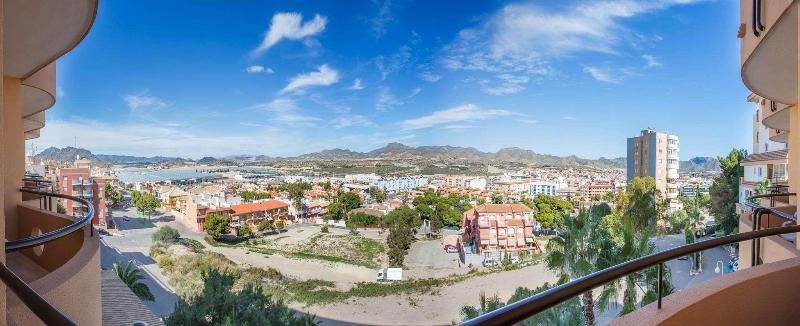 בית מלון כפרי Ramada Resort by Wyndham Puerto de Mazarron