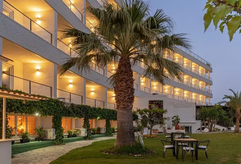 ホテル Ramada Resort by Wyndham Puerto de Mazarron