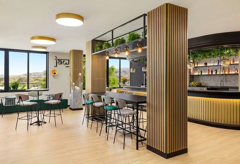 ホテル Ramada Resort by Wyndham Puerto de Mazarron