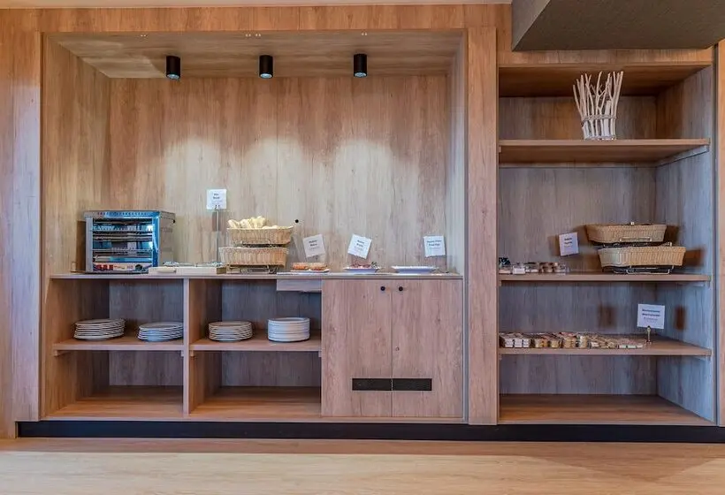 ホテル Ramada Resort by Wyndham Puerto de Mazarron