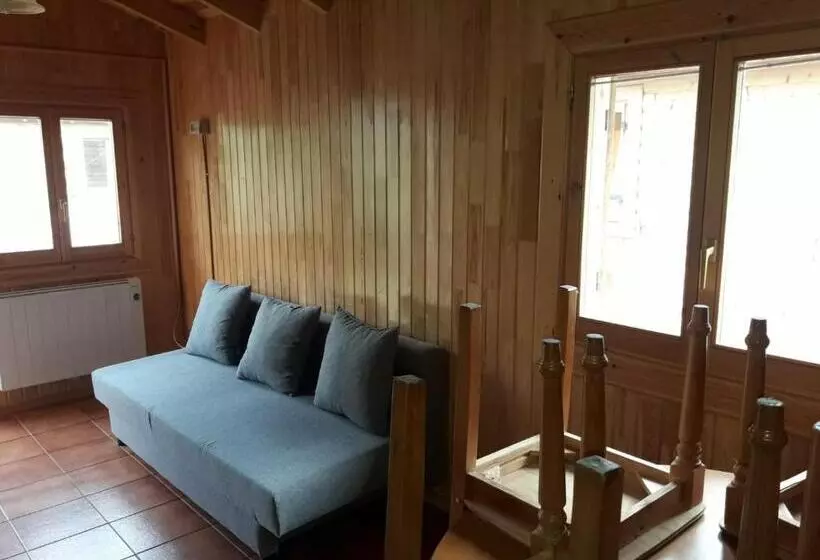 ホテル Sabiñanigo Camp &